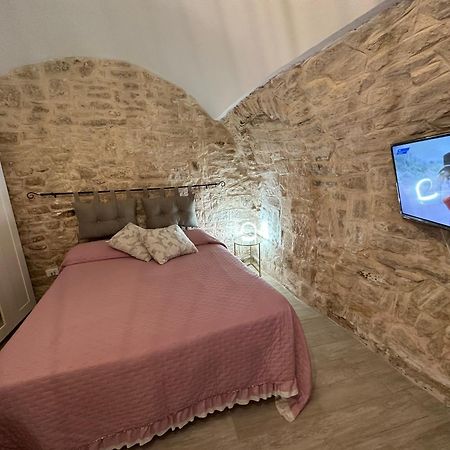 Giovinazzo Suite Pavone Griffi Exterior photo